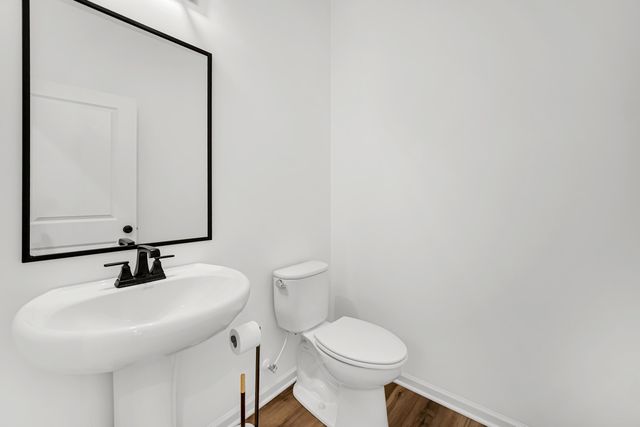 291 Crooked Oak Parkway, Valparaiso, IN 46385