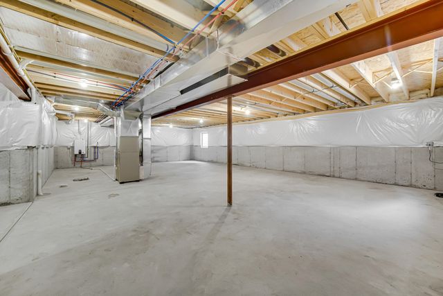 291 Crooked Oak Parkway, Valparaiso, IN 46385