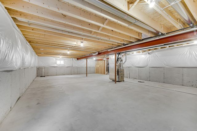 291 Crooked Oak Parkway, Valparaiso, IN 46385