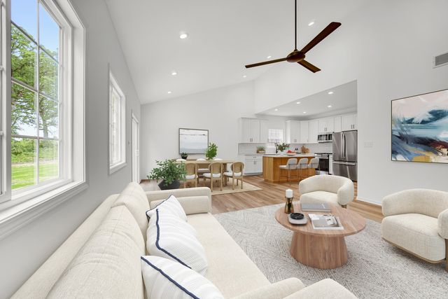 291 Crooked Oak Parkway, Valparaiso, IN 46385