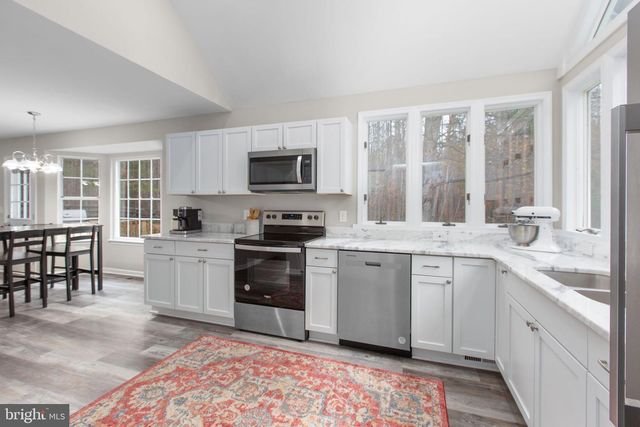 86 DEBBIE DR, Fredericksburg, VA 22406