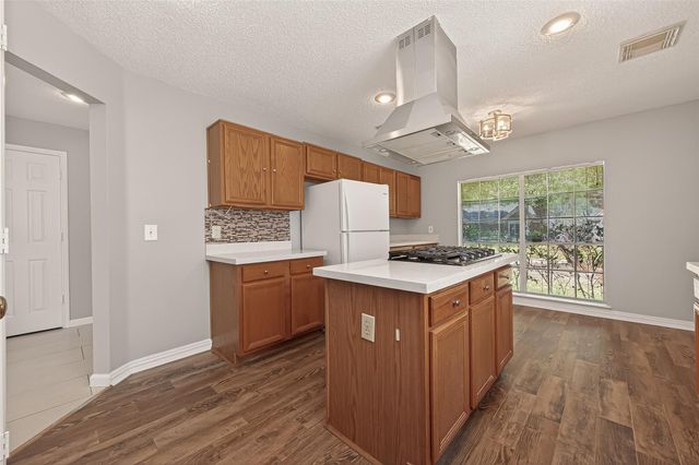 19 Evening Song Court, The Woodlands, TX 77380