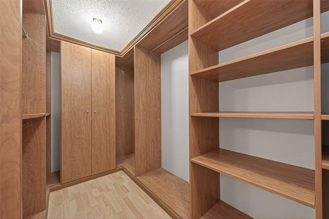 19 Evening Song Court, The Woodlands, TX 77380