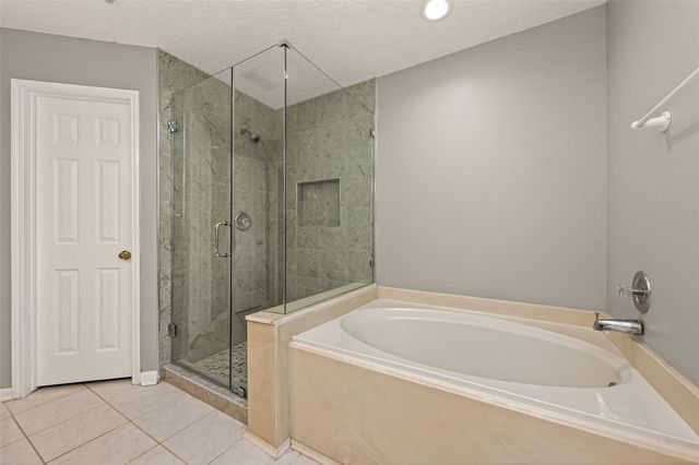 19 Evening Song Court, The Woodlands, TX 77380