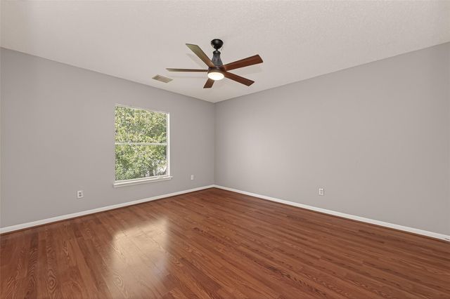 19 Evening Song Court, The Woodlands, TX 77380