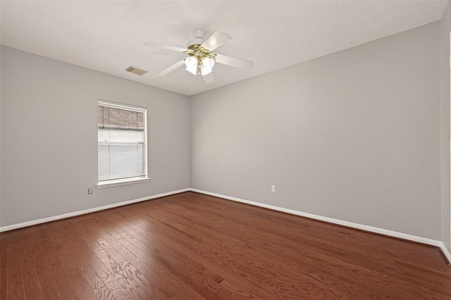 19 Evening Song Court, The Woodlands, TX 77380