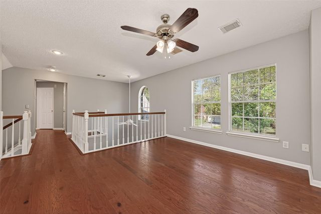 19 Evening Song Court, The Woodlands, TX 77380