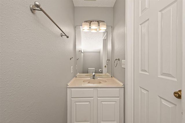 19 Evening Song Court, The Woodlands, TX 77380