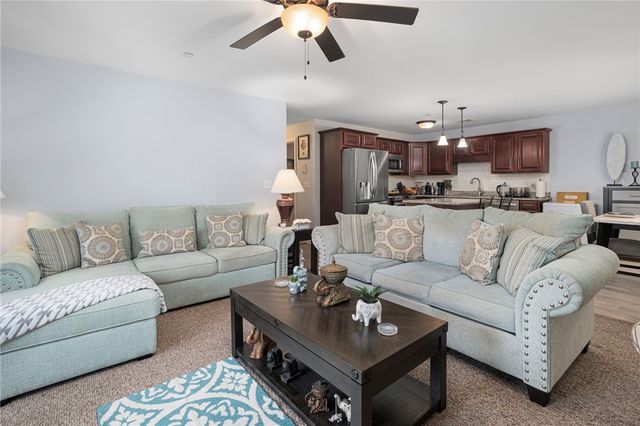 1 Gray Coach Lane 101, Cranston, RI 02921