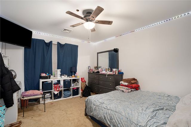 1 Gray Coach Lane 101, Cranston, RI 02921