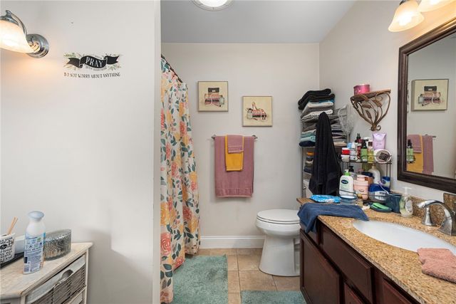 1 Gray Coach Lane 101, Cranston, RI 02921