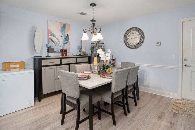 1 Gray Coach Lane 101, Cranston, RI 02921