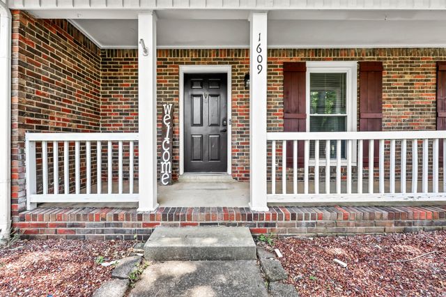 1609 Bevard Rd, Clarksville, TN 37042