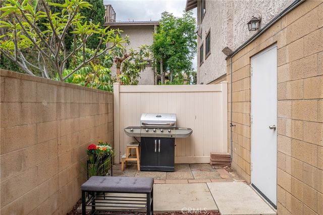 121 S Madison Ave B, Monrovia, CA 91016