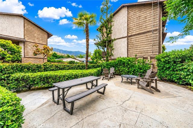 121 S Madison Ave B, Monrovia, CA 91016