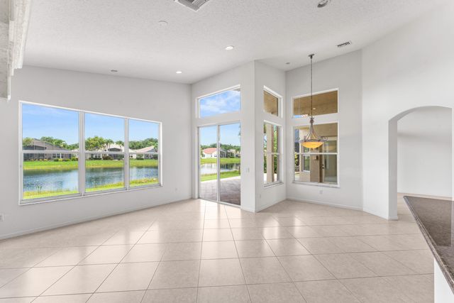 13215 Alhambra Lake Circle, Delray Beach, FL 33446