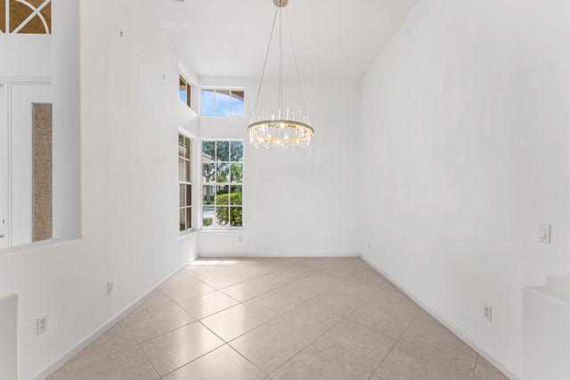 13215 Alhambra Lake Circle, Delray Beach, FL 33446