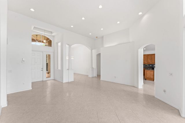 13215 Alhambra Lake Circle, Delray Beach, FL 33446
