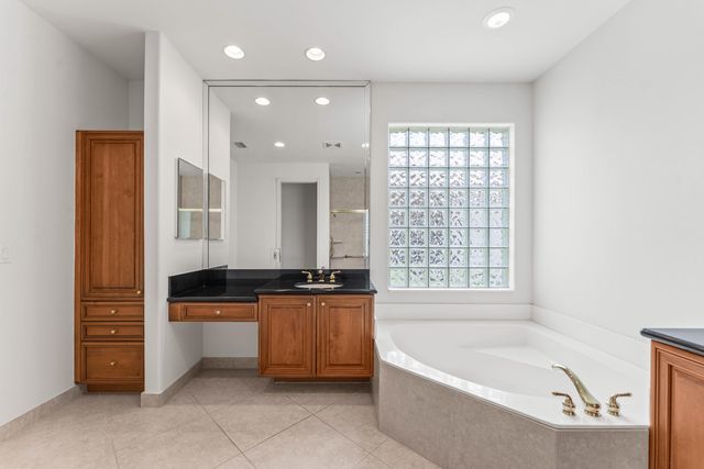13215 Alhambra Lake Circle, Delray Beach, FL 33446