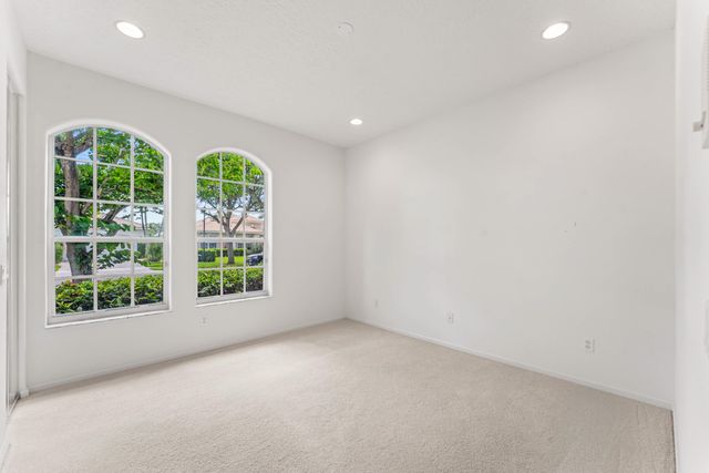 13215 Alhambra Lake Circle, Delray Beach, FL 33446