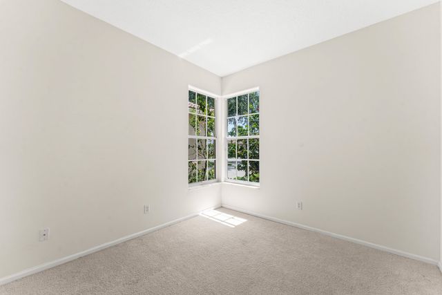 13215 Alhambra Lake Circle, Delray Beach, FL 33446