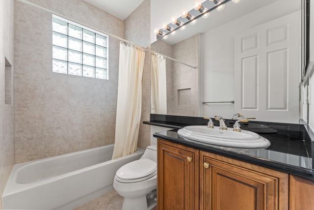 13215 Alhambra Lake Circle, Delray Beach, FL 33446