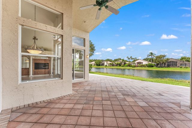 13215 Alhambra Lake Circle, Delray Beach, FL 33446
