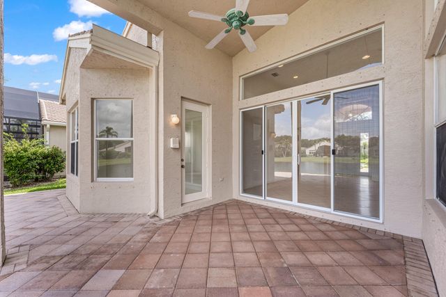 13215 Alhambra Lake Circle, Delray Beach, FL 33446