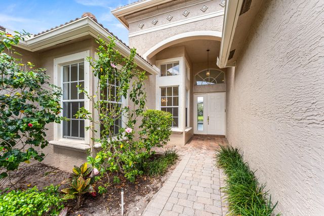 13215 Alhambra Lake Circle, Delray Beach, FL 33446