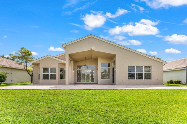 13215 Alhambra Lake Circle, Delray Beach, FL 33446