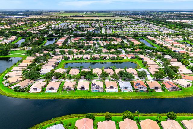 13215 Alhambra Lake Circle, Delray Beach, FL 33446