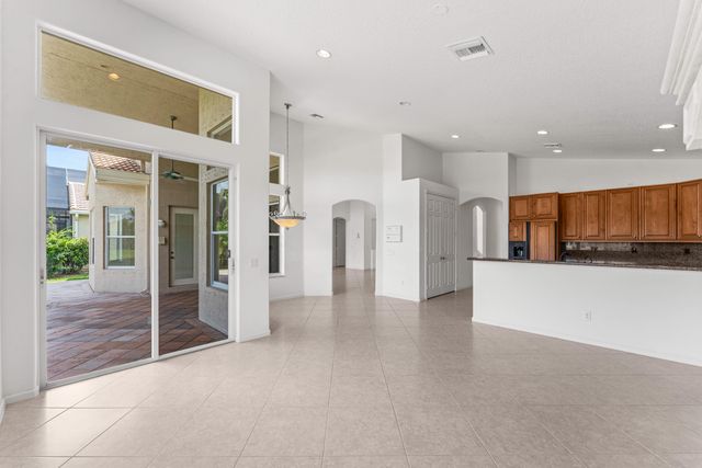 13215 Alhambra Lake Circle, Delray Beach, FL 33446