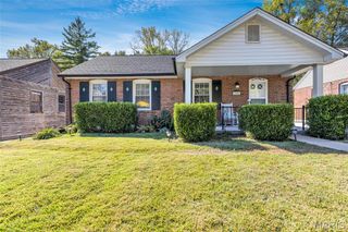 7056 Holly Hills Avenue, St Louis, MO 63123