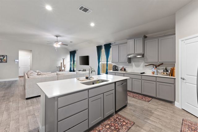 1029 Greencove Drive, Midlothian, TX 76065