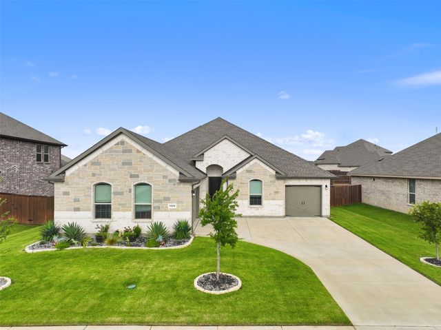 1029 Greencove Drive, Midlothian, TX 76065