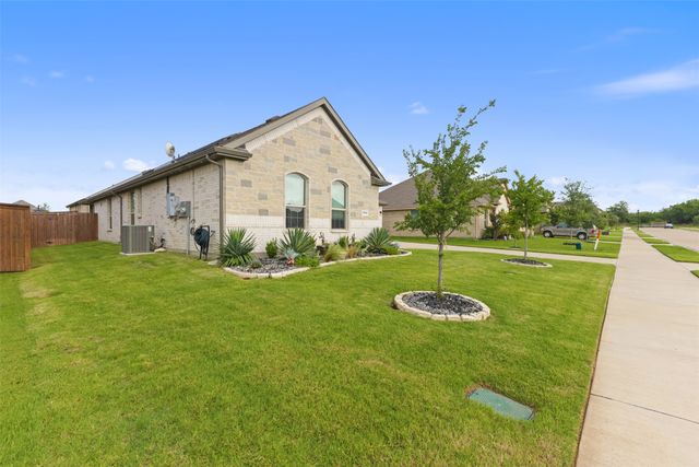 1029 Greencove Drive, Midlothian, TX 76065
