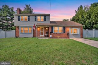 106 VILLINGER AVE, Cinnaminson, NJ 08077
