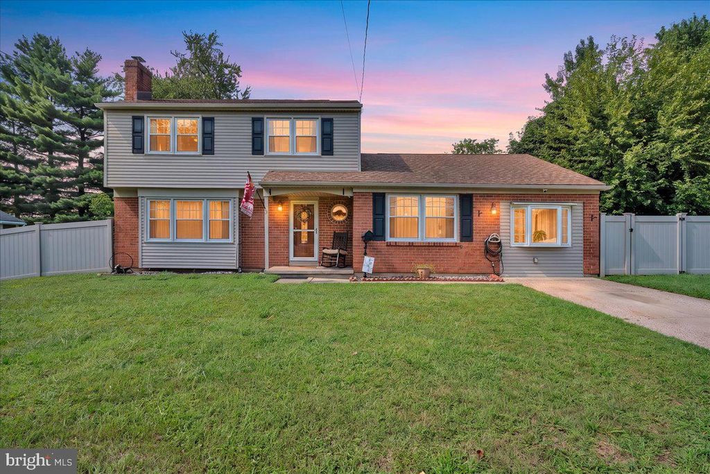 106 VILLINGER AVE, Cinnaminson, NJ 08077