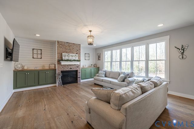 7563 Madison Estates Dr, Mechanicsville, VA 23111