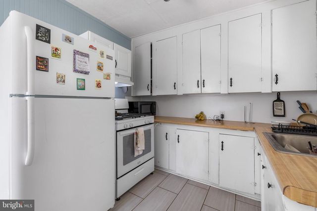 1903 OLD COURT RD, Baltimore, MD 21204
