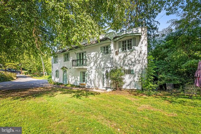 1903 OLD COURT RD, Baltimore, MD 21204