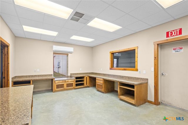 409 Enterprise Drive, Victoria, TX 77905