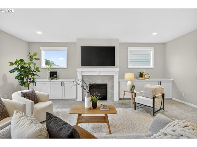 16332 EARHART Ave, Oregon City, OR 97045