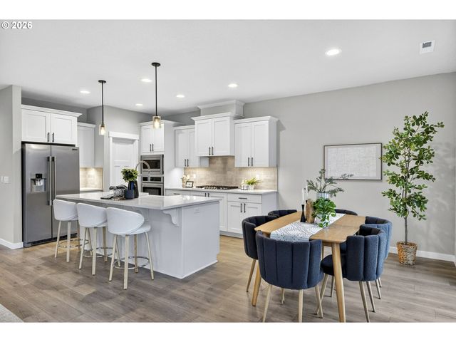 16332 EARHART Ave, Oregon City, OR 97045