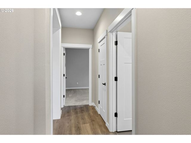 16332 EARHART Ave, Oregon City, OR 97045