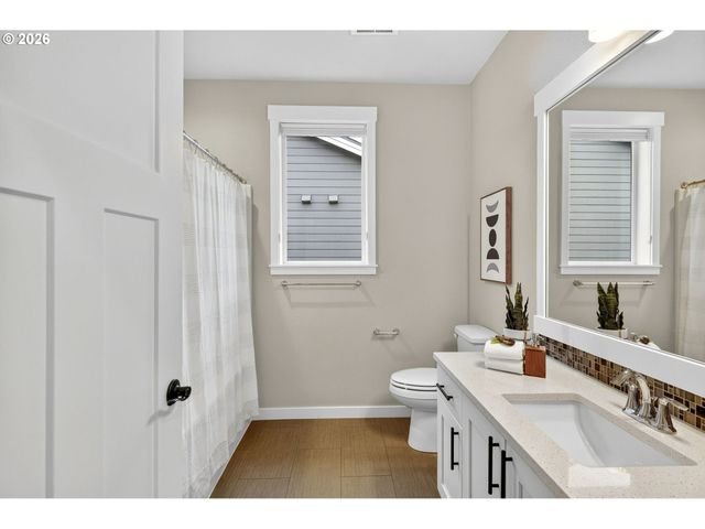 16332 EARHART Ave, Oregon City, OR 97045