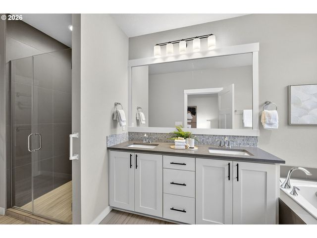 16332 EARHART Ave, Oregon City, OR 97045