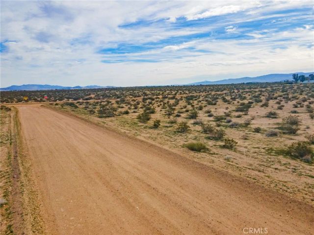 123 Grafton Dr, Newberry Springs, CA 92365