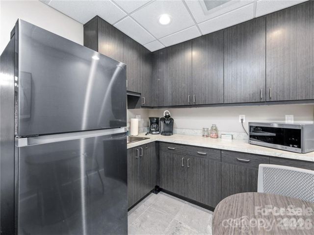 5 Doctors Park E1, Asheville, NC 28801