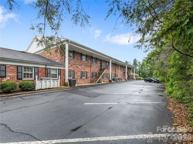 5 Doctors Park E1, Asheville, NC 28801